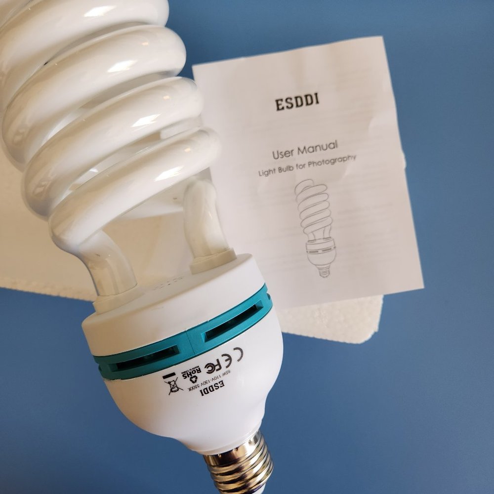 PHOTOGRAPHY LIGHT BULB FOR USE WITH REFLECTIVE UMBRELLA